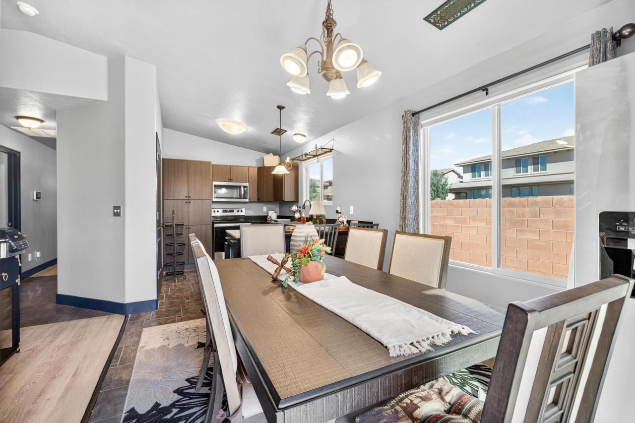 1086 N Ocotillo DR Washington, UT 84780 home for sale, MLS#25-266710 - Erika Rogers Photo 11