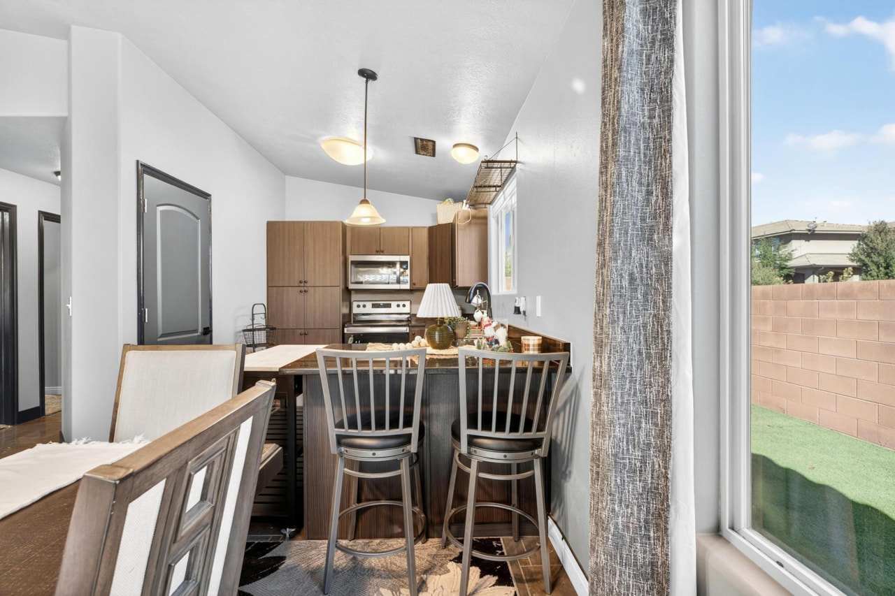 1086 N Ocotillo DR Washington, UT 84780 home for sale, MLS#25-266710 - Erika Rogers Photo 12