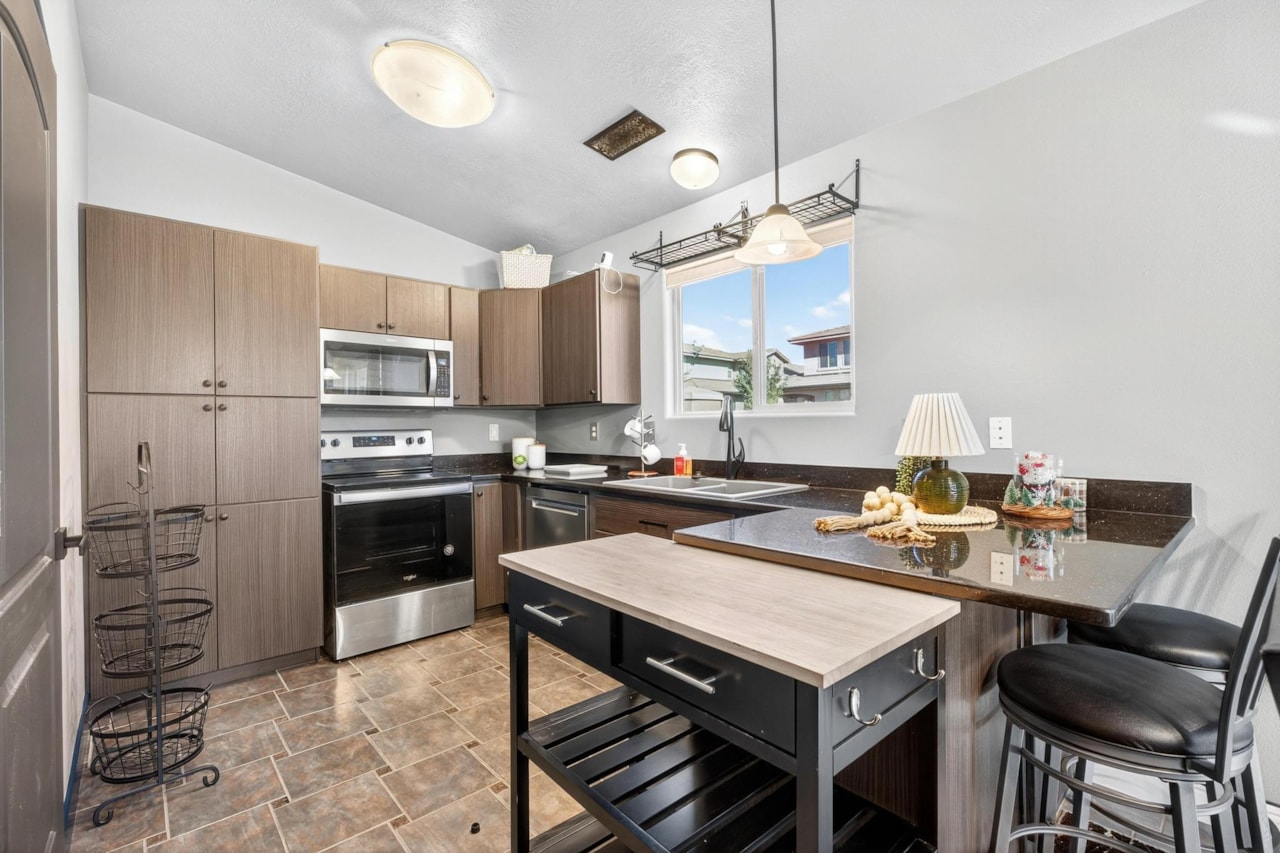 1086 N Ocotillo DR Washington, UT 84780 home for sale, MLS#25-266710 - Erika Rogers Photo 13