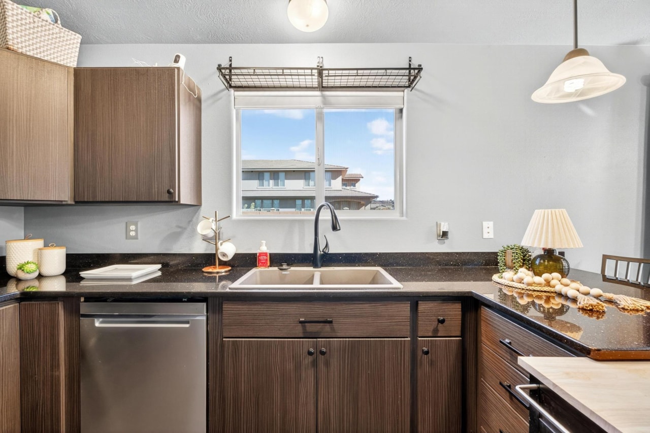 1086 N Ocotillo DR Washington, UT 84780 home for sale, MLS#25-266710 - Erika Rogers Photo 16