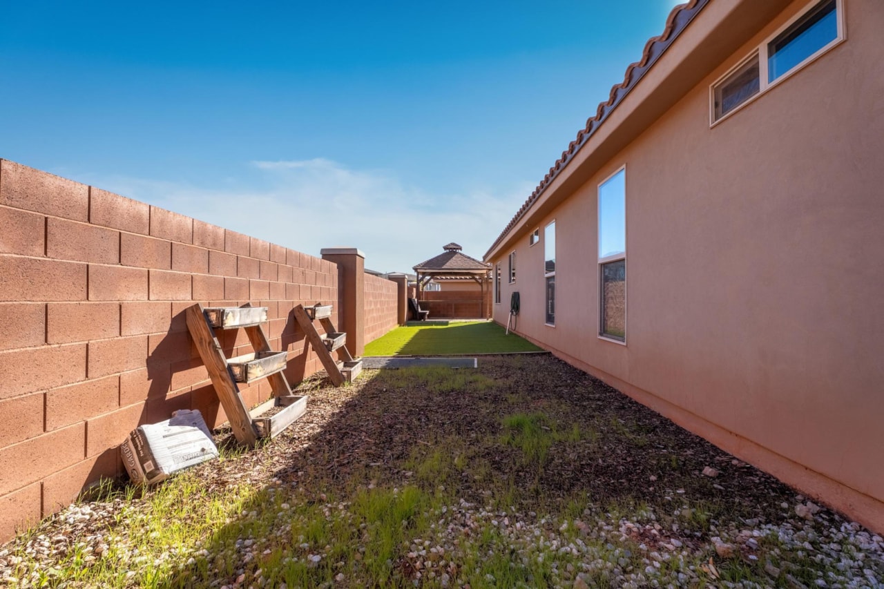 1086 N Ocotillo DR Washington, UT 84780 home for sale, MLS#25-266710 - Erika Rogers Photo 34