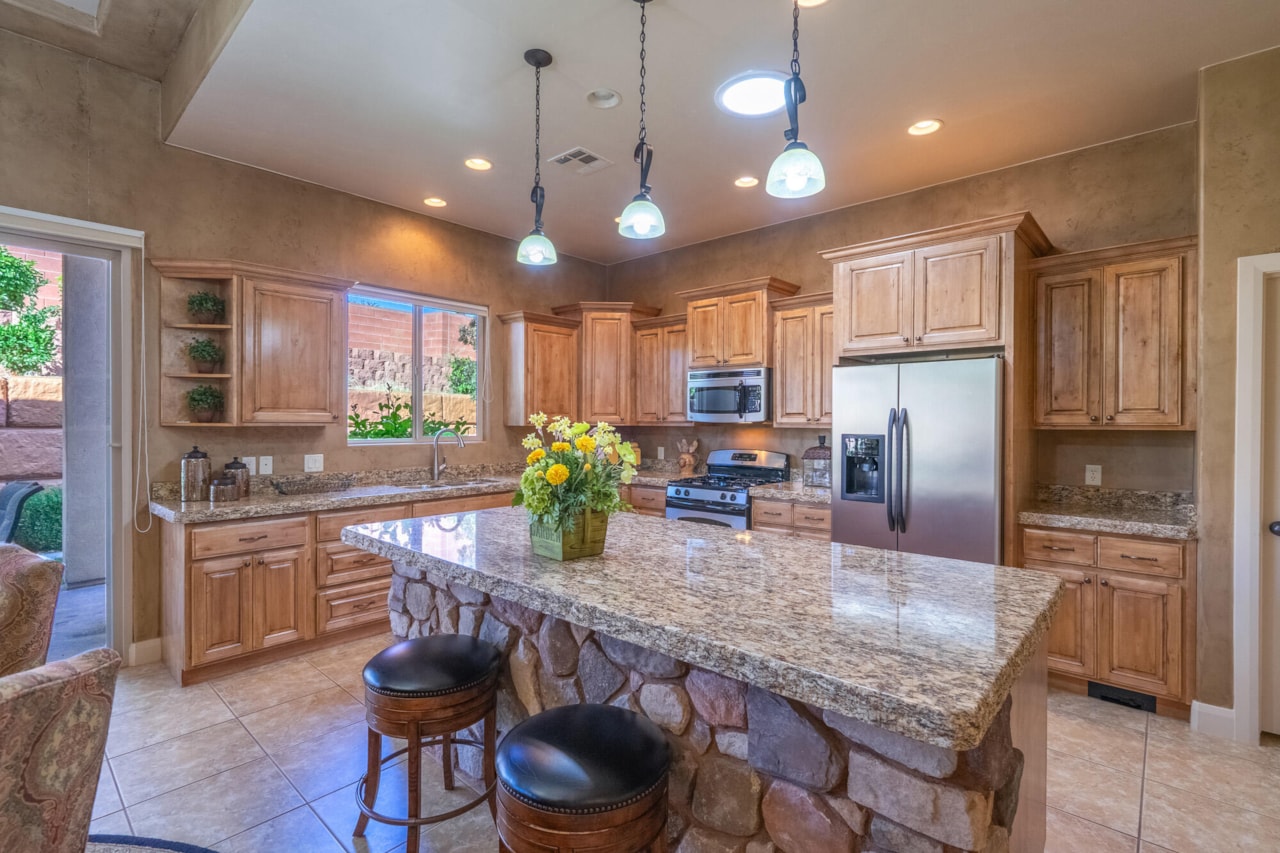 1573 Blacklion RD W Washington, UT 84780 home for sale, MLS#25-266683 - Erika Rogers Photo 11