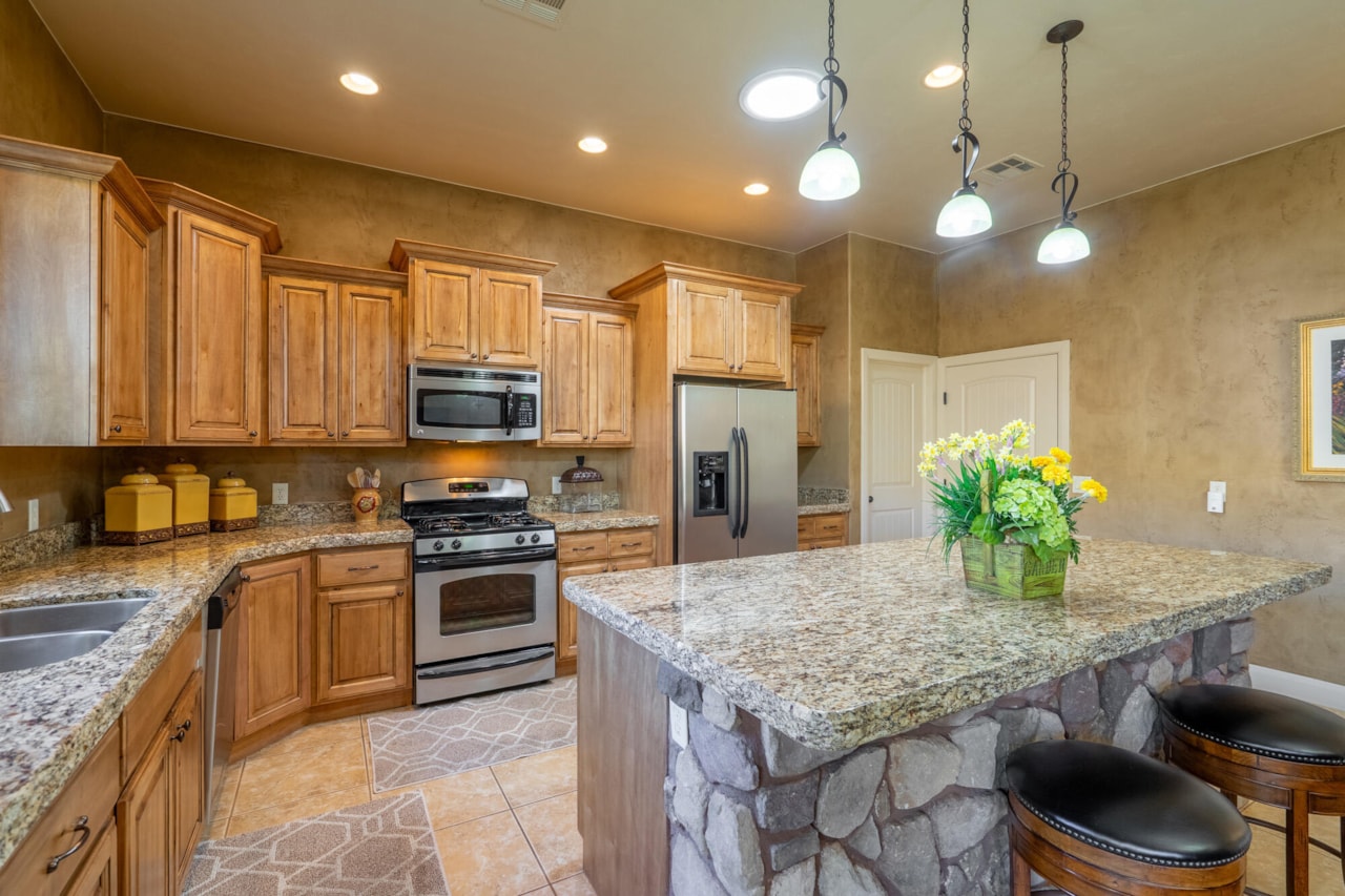 1573 Blacklion RD W Washington, UT 84780 home for sale, MLS#25-266683 - Erika Rogers Photo 12