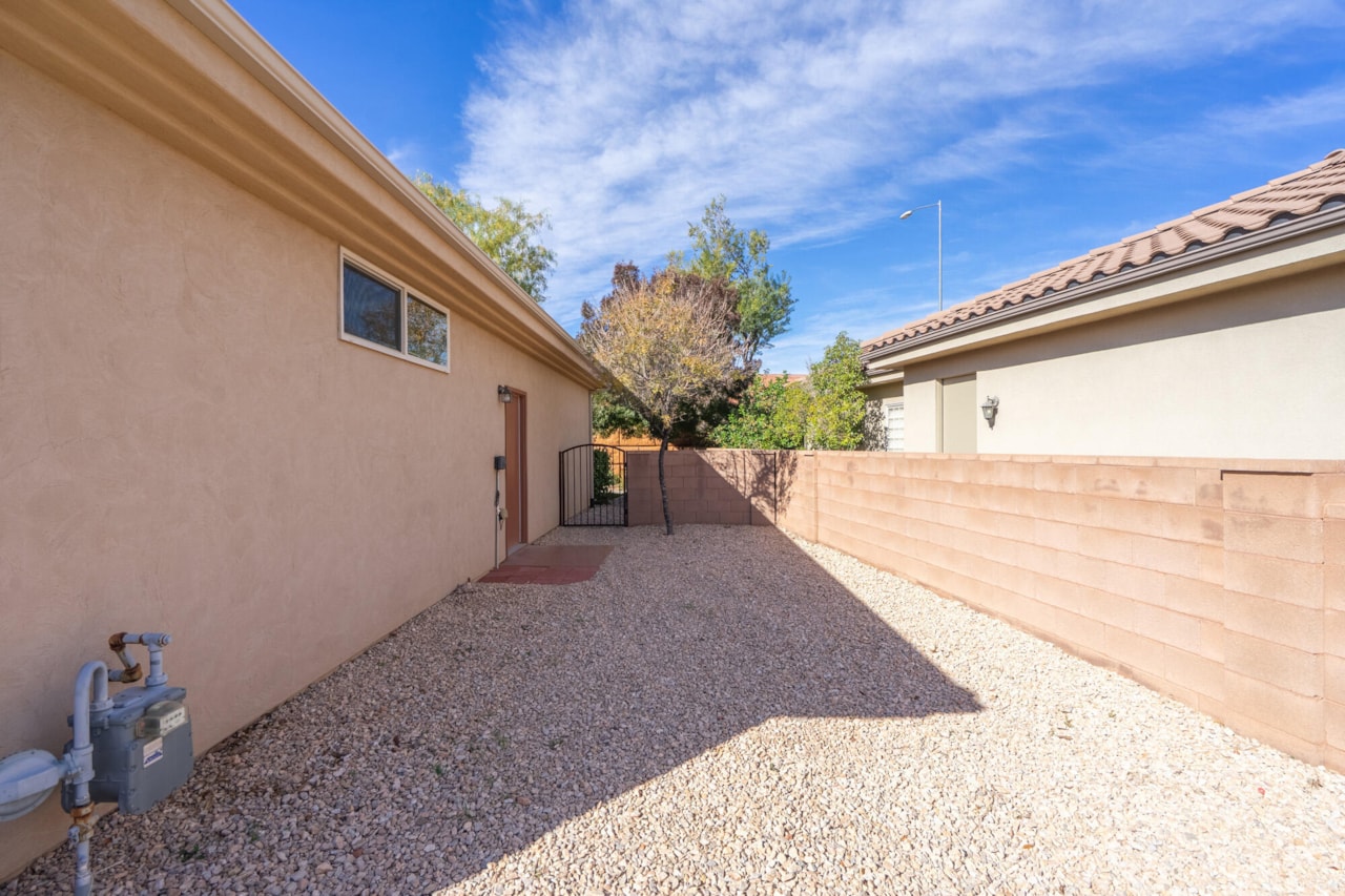 1573 Blacklion RD W Washington, UT 84780 home for sale, MLS#25-266683 - Erika Rogers Photo 44