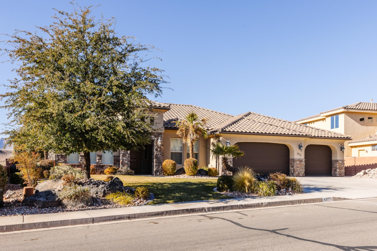 437 N Northstar DR St George, UT 84770 home for sale, MLS#25-266595 - Erika Rogers Photo 3