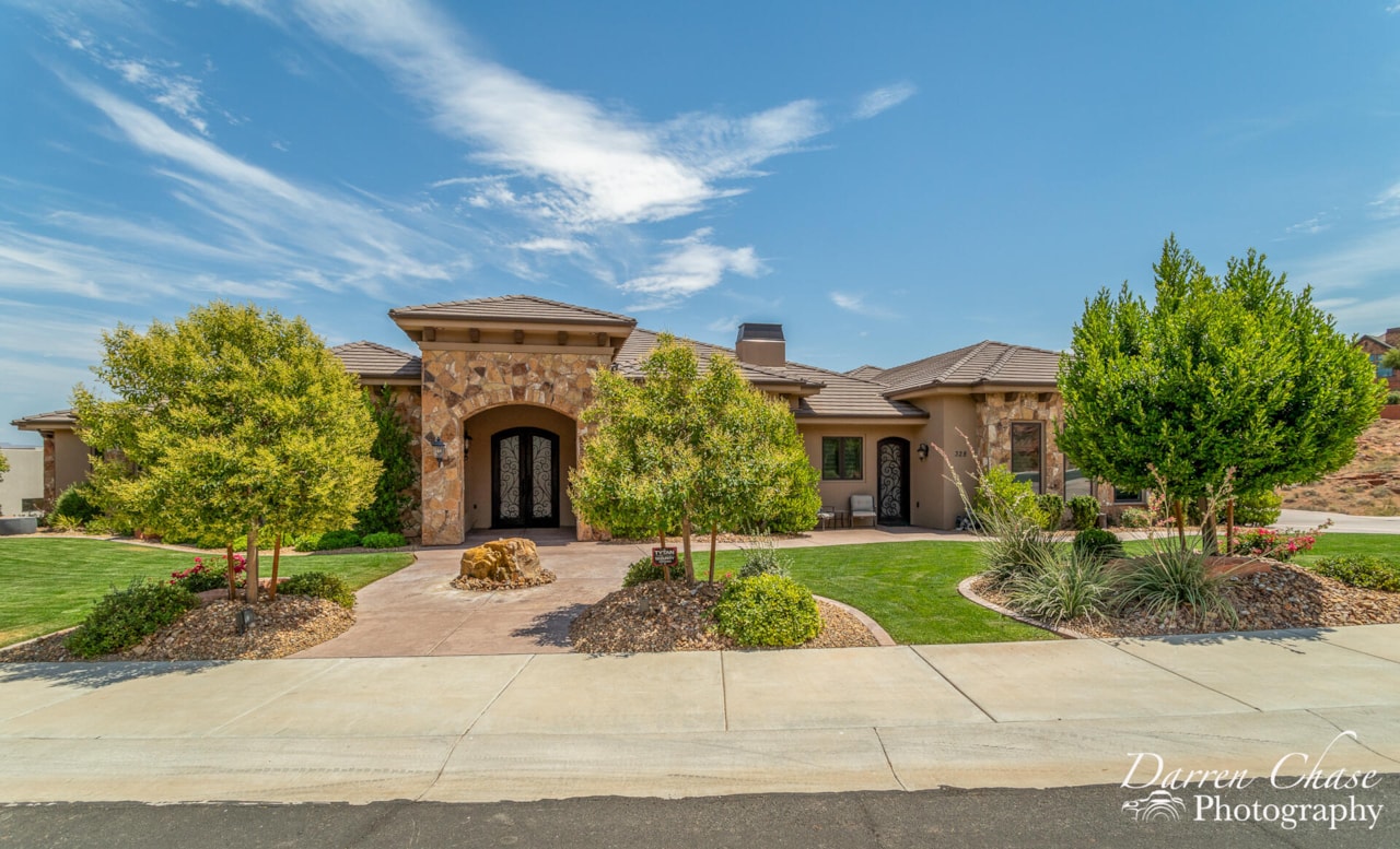 328 N Westgate Hills DR Washington, UT 84780 home for sale, MLS#25-266741 - Erika Rogers Photo 3