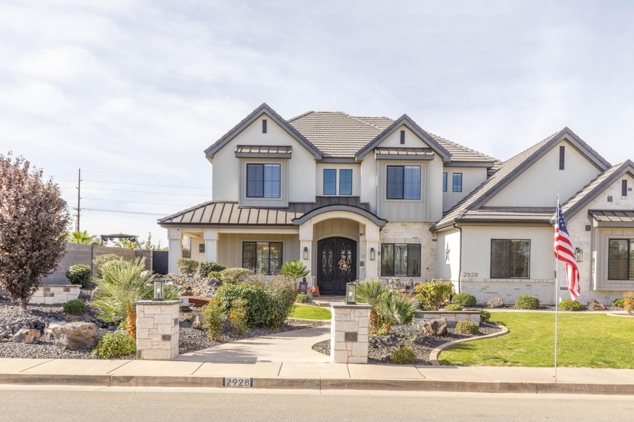 2928 S Farmland DR Washington, UT 84780 home for sale, MLS#25-266747 - Erika Rogers Photo 3