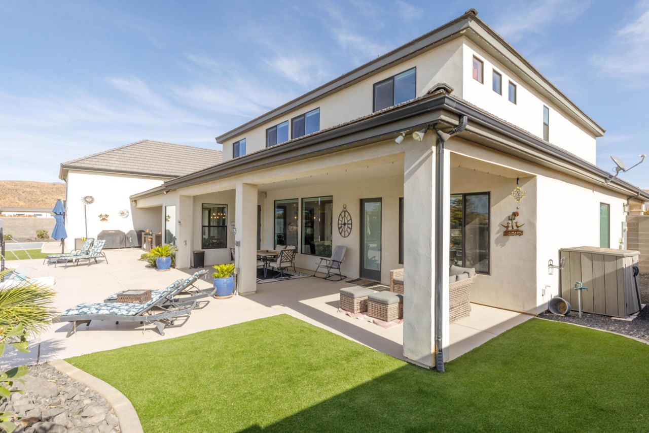 2928 S Farmland DR Washington, UT 84780 home for sale, MLS#25-266747 - Erika Rogers Photo 7