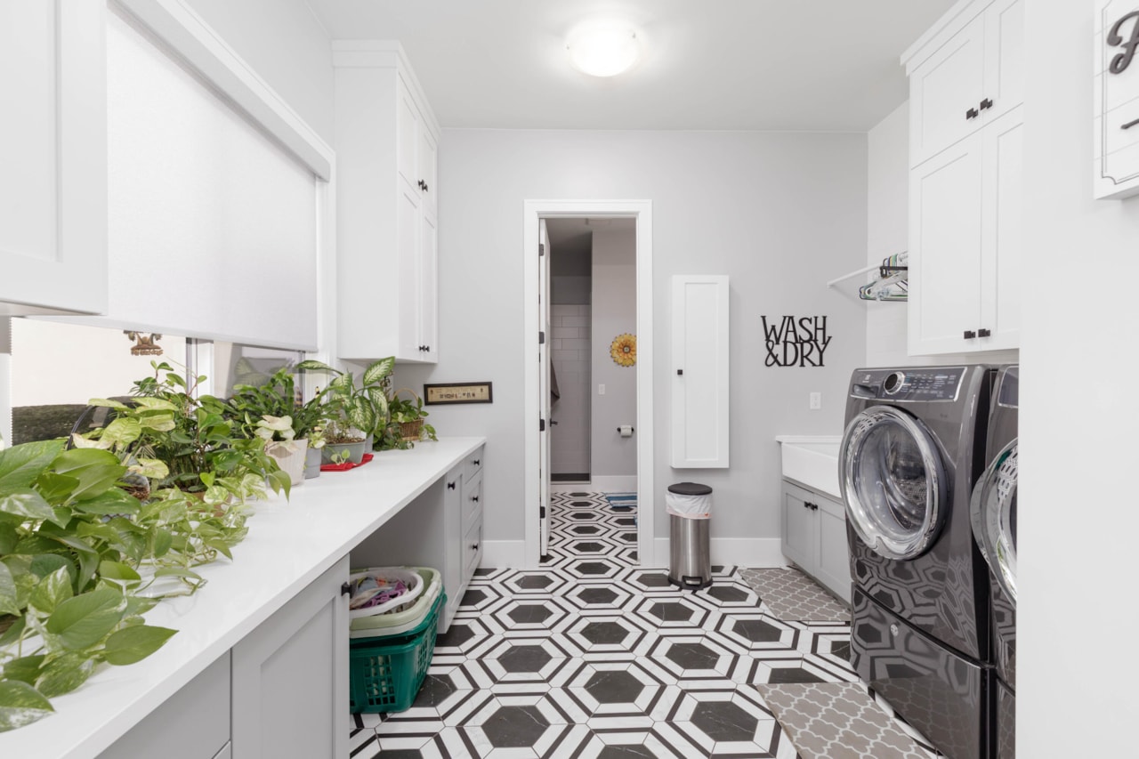 2928 S Farmland DR Washington, UT 84780 home for sale, MLS#25-266747 - Erika Rogers Photo 23