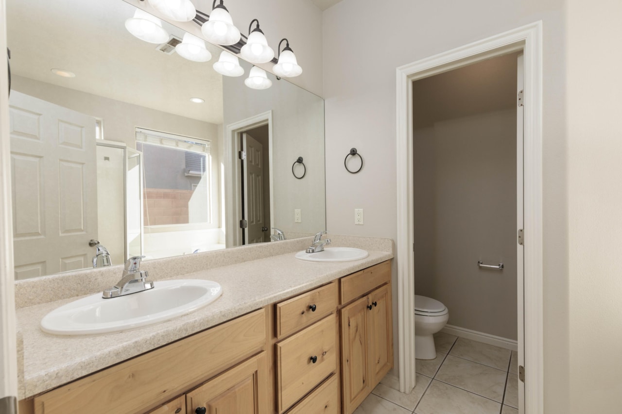 1160 S Washington Fields Rd #24 Washington, UT 84780 home for sale, MLS#25-266397 - Erika Rogers Photo 17