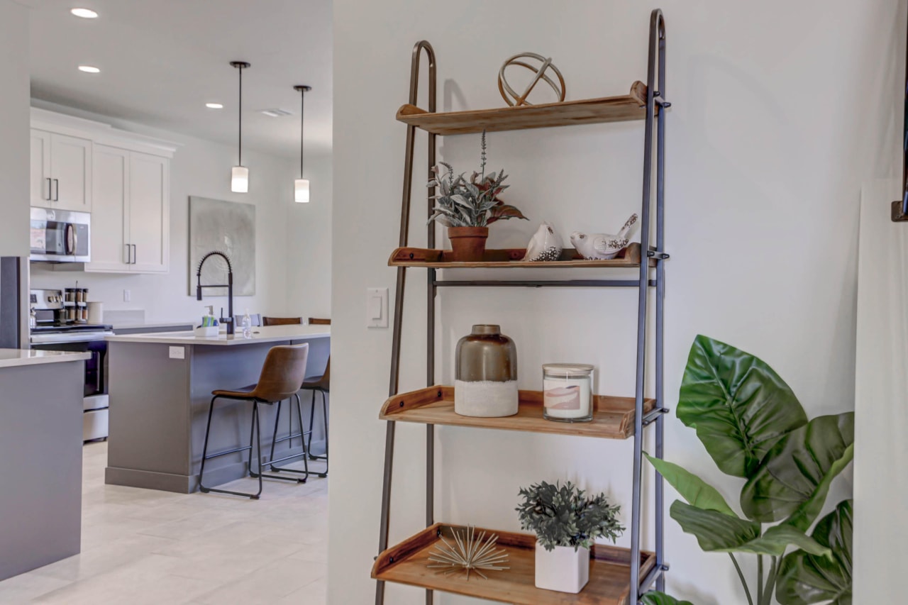 1301 E Vista Roja Place Washington, UT 84780 home for sale, MLS#25-266758 - Erika Rogers Photo 2