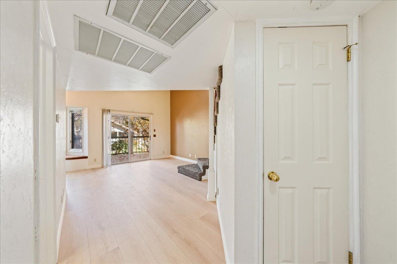 275 S Valley View #J206 St George, UT 84770 condo for sale, MLS#25-266754 - Erika Rogers Photo 6