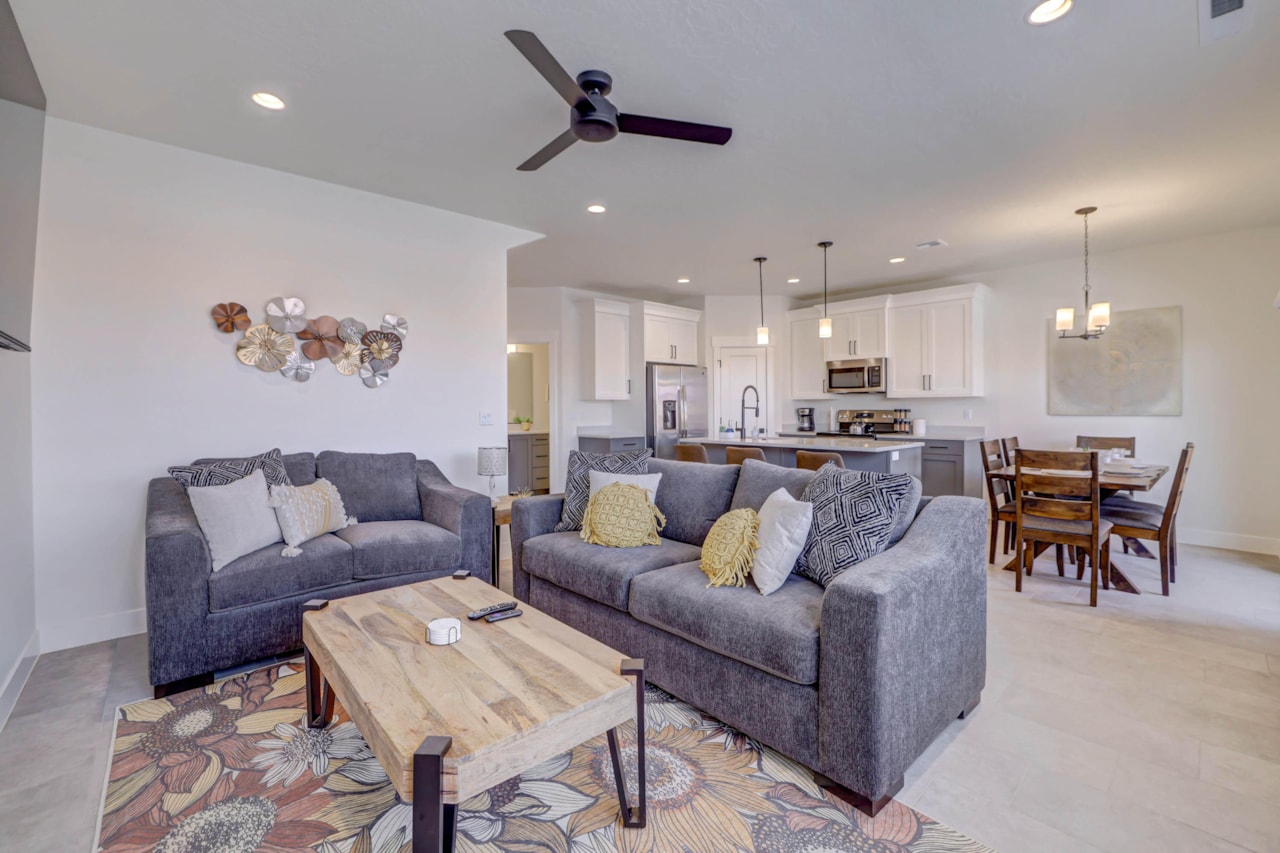 1301 E Vista Roja Place Washington, UT 84780 home for sale, MLS#25-266758 - Erika Rogers Photo 4