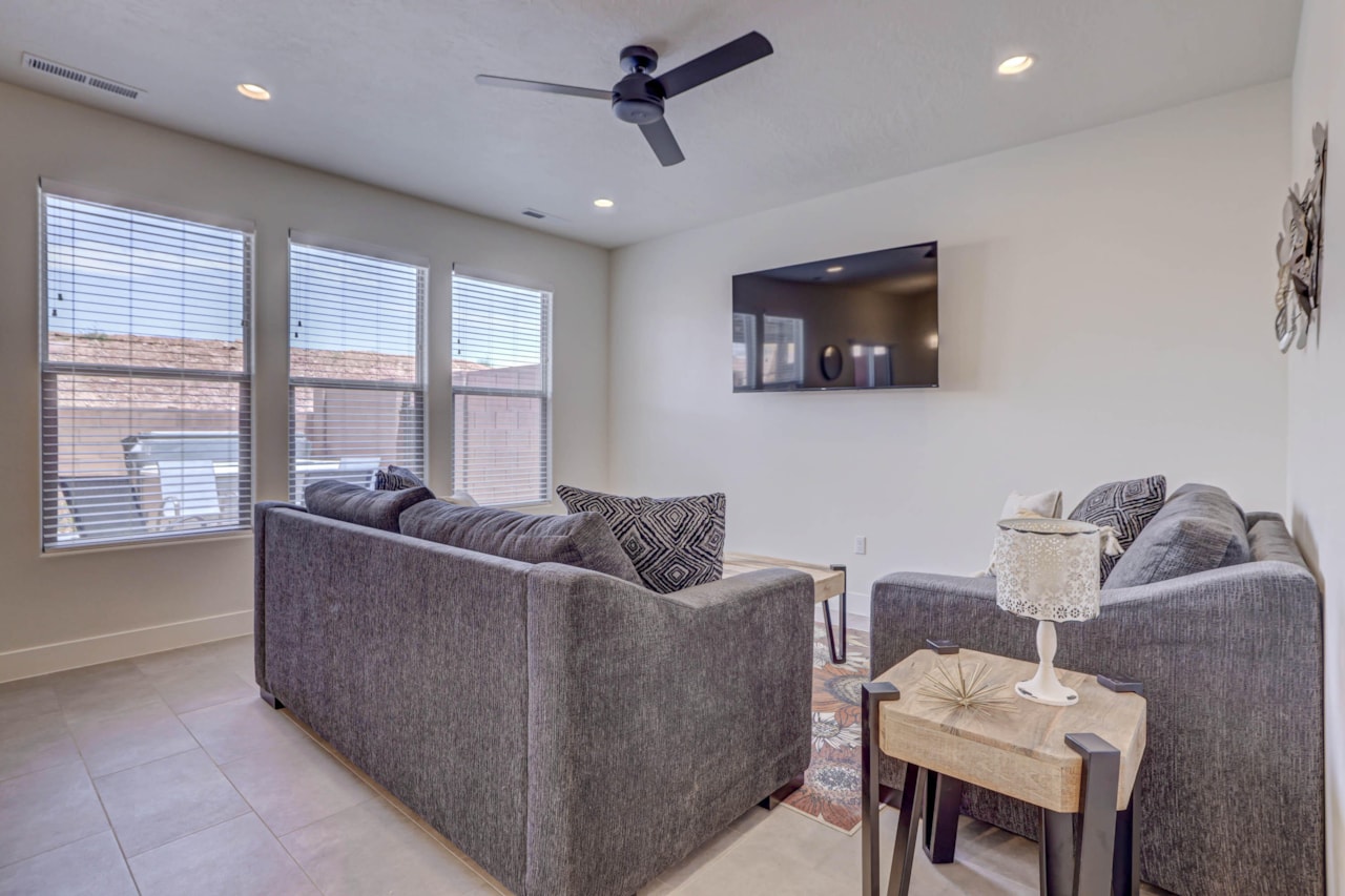 1301 E Vista Roja Place Washington, UT 84780 home for sale, MLS#25-266758 - Erika Rogers Photo 5