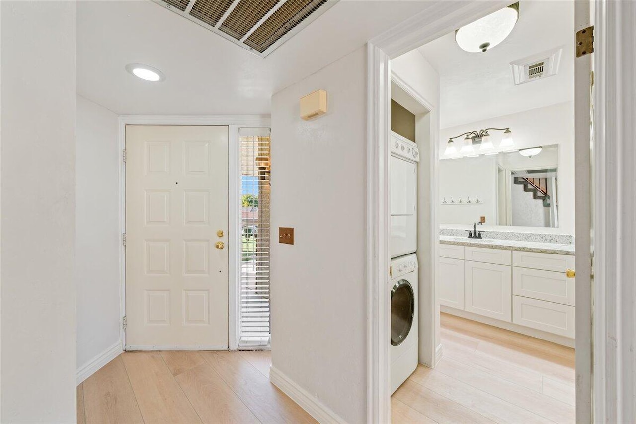 275 S Valley View #J206 St George, UT 84770 condo for sale, MLS#25-266754 - Erika Rogers Photo 8