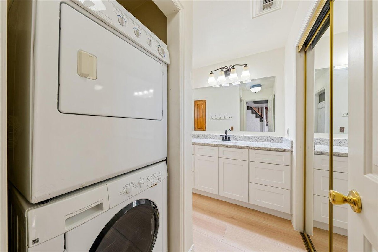 275 S Valley View #J206 St George, UT 84770 condo for sale, MLS#25-266754 - Erika Rogers Photo 9