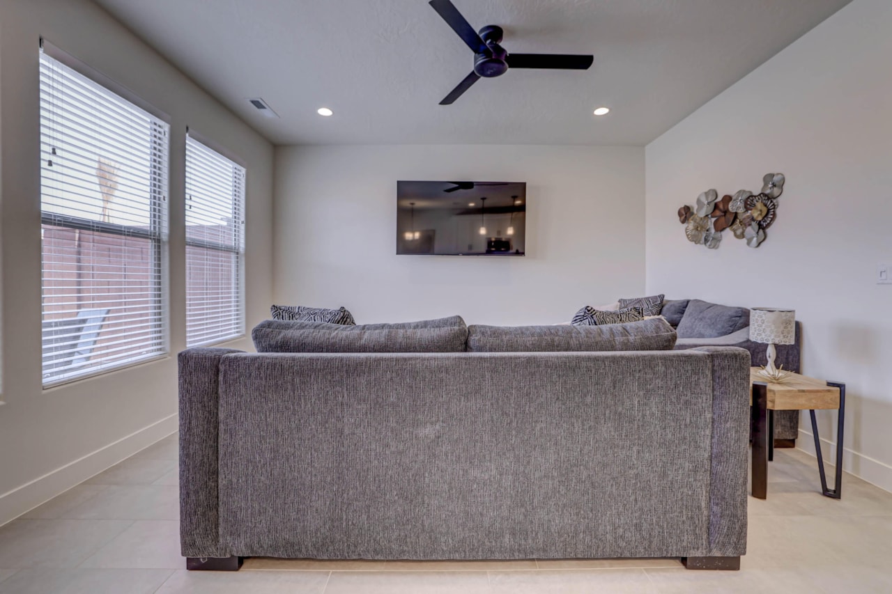 1301 E Vista Roja Place Washington, UT 84780 home for sale, MLS#25-266758 - Erika Rogers Photo 8