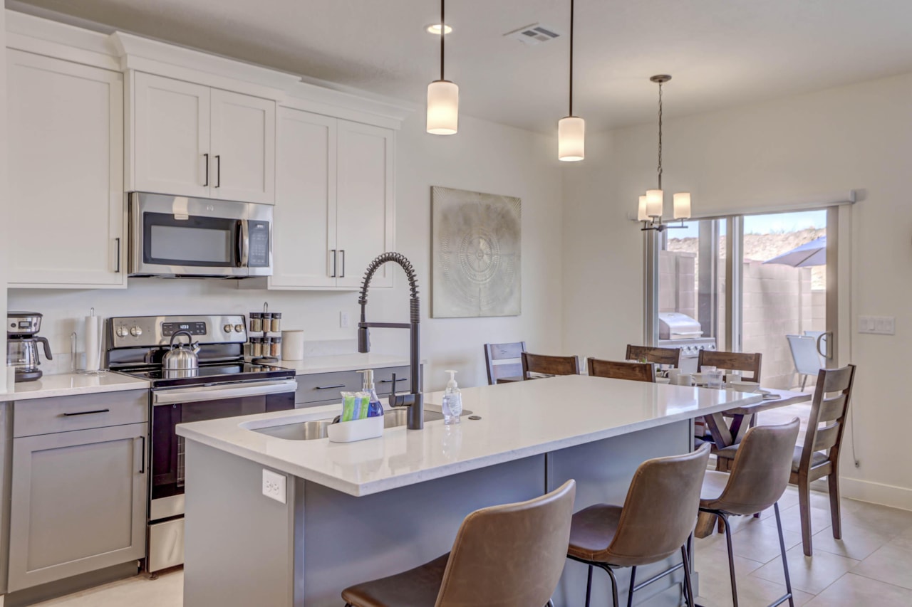 1301 E Vista Roja Place Washington, UT 84780 home for sale, MLS#25-266758 - Erika Rogers Photo 10