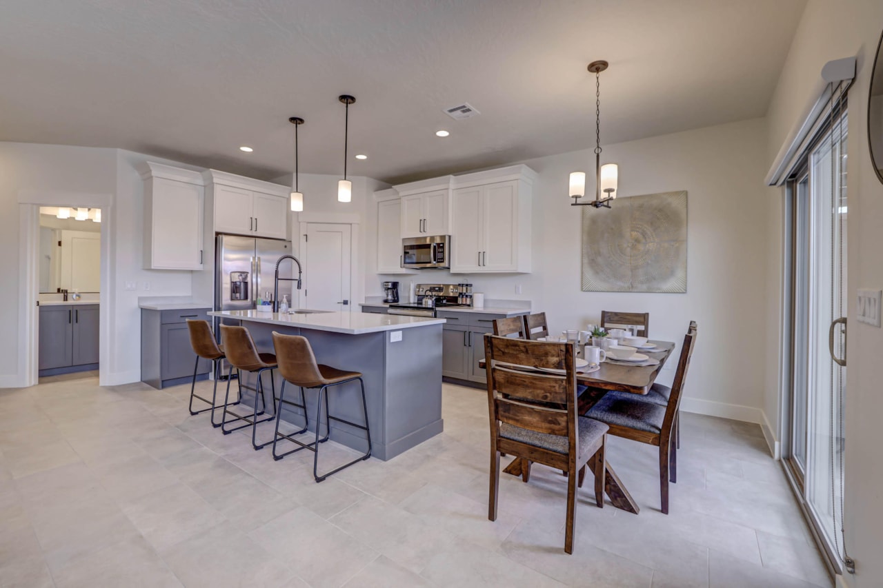 1301 E Vista Roja Place Washington, UT 84780 home for sale, MLS#25-266758 - Erika Rogers Photo 12