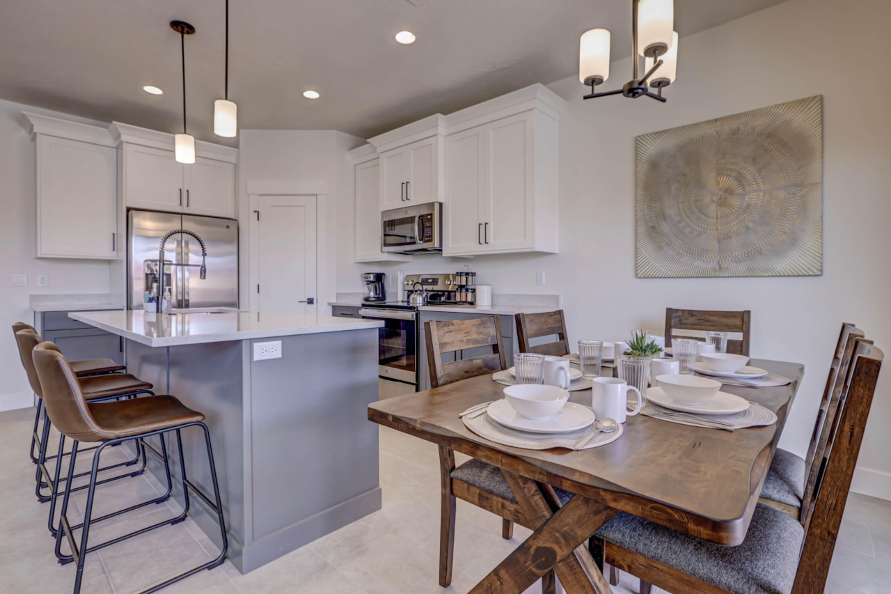 1301 E Vista Roja Place Washington, UT 84780 home for sale, MLS#25-266758 - Erika Rogers Photo 13