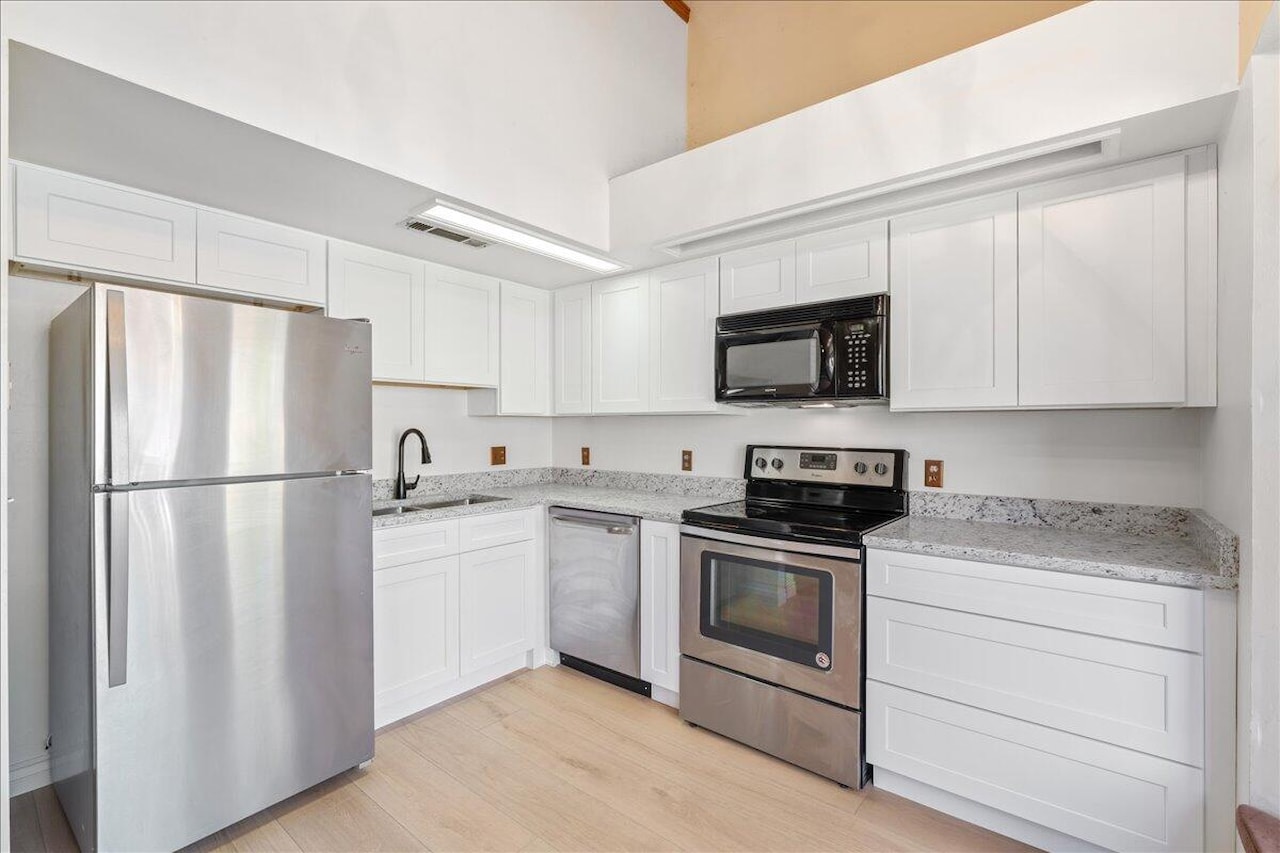 275 S Valley View #J206 St George, UT 84770 condo for sale, MLS#25-266754 - Erika Rogers Photo 19