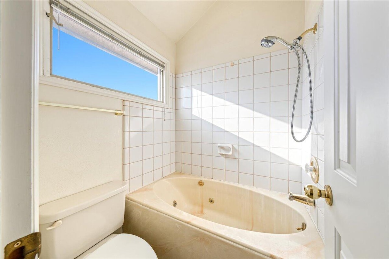 275 S Valley View #J206 St George, UT 84770 condo for sale, MLS#25-266754 - Erika Rogers Photo 24