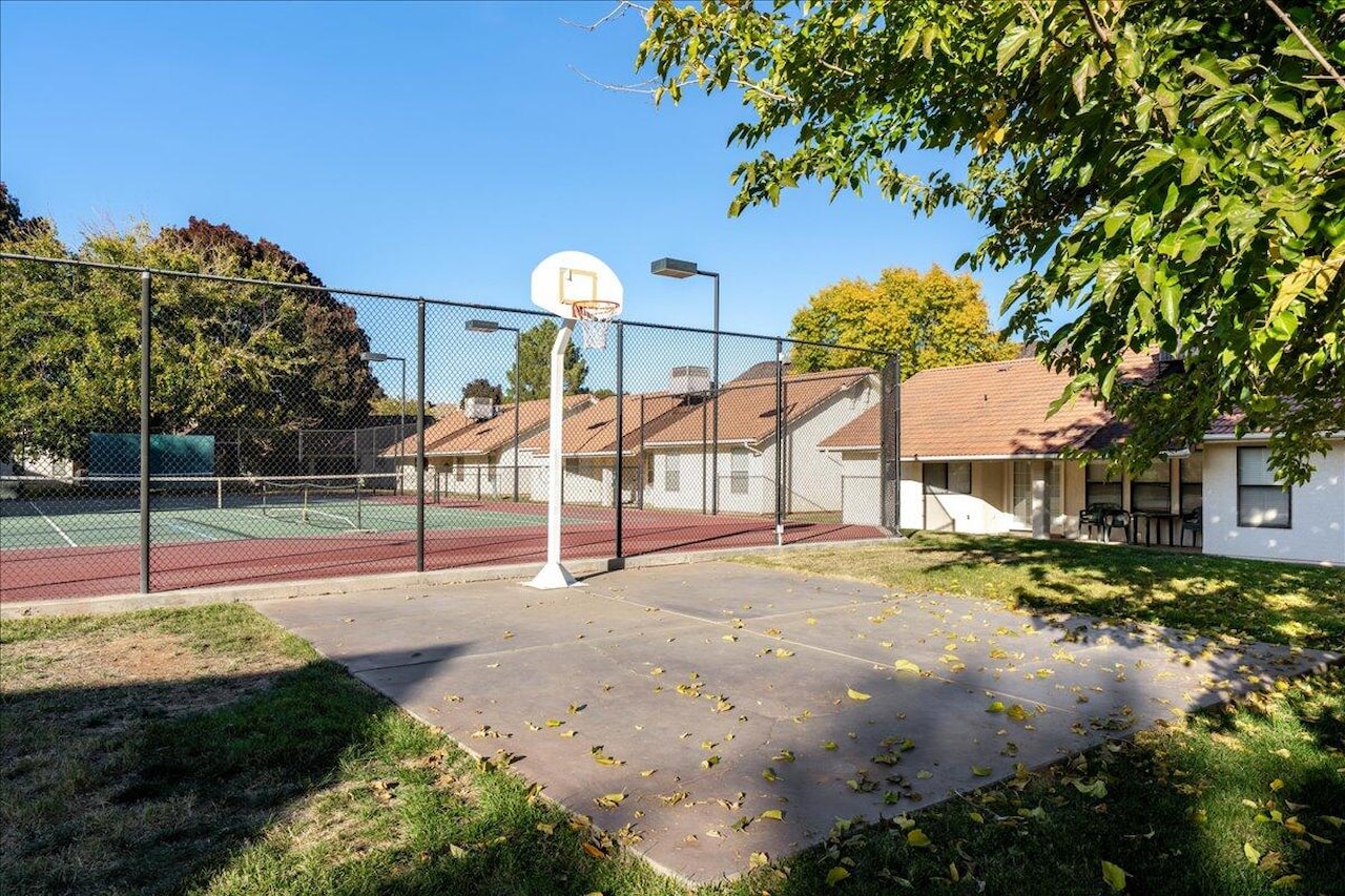 275 S Valley View #J206 St George, UT 84770 condo for sale, MLS#25-266754 - Erika Rogers Photo 29