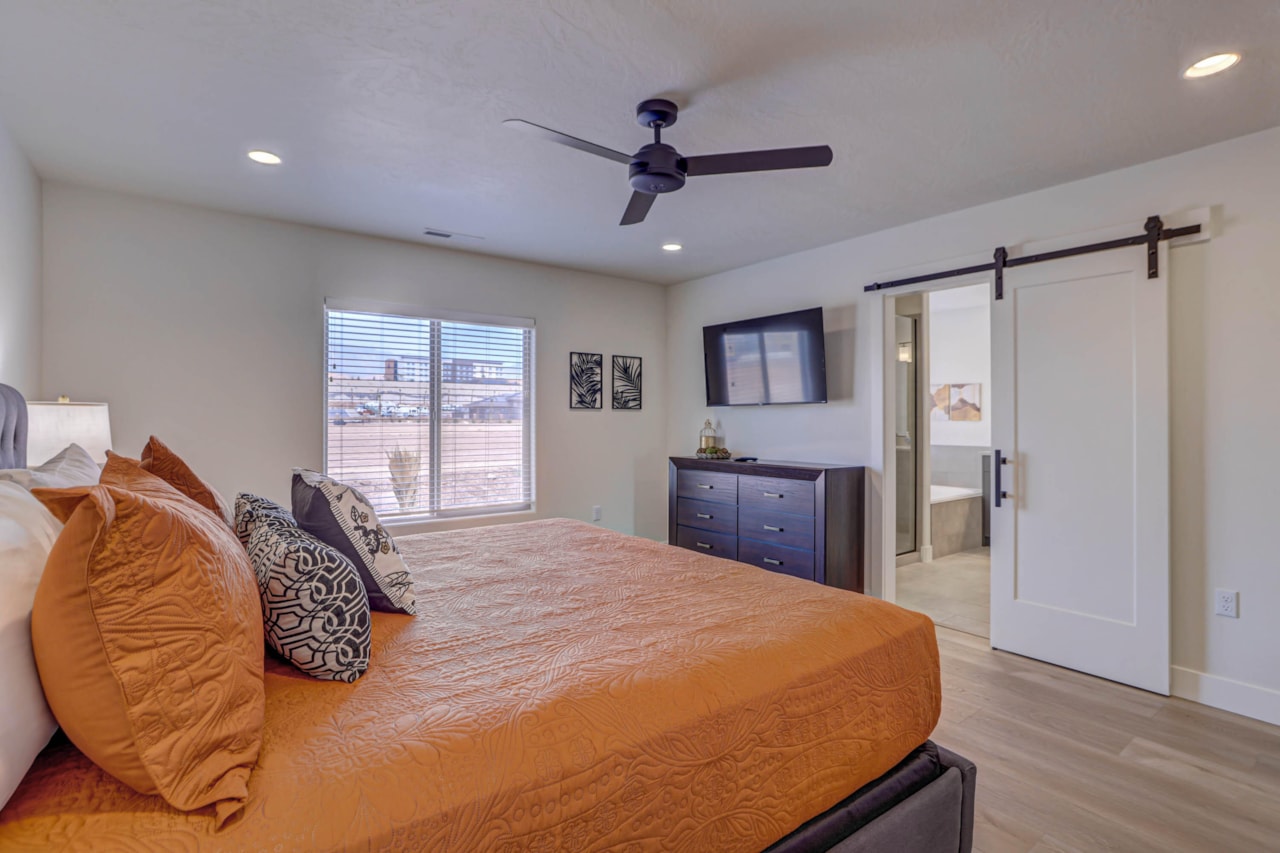 1301 E Vista Roja Place Washington, UT 84780 home for sale, MLS#25-266758 - Erika Rogers Photo 24