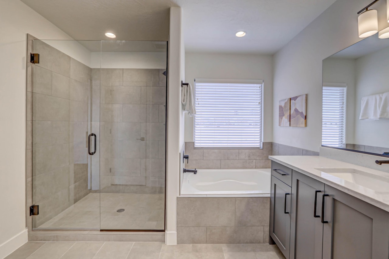 1301 E Vista Roja Place Washington, UT 84780 home for sale, MLS#25-266758 - Erika Rogers Photo 25