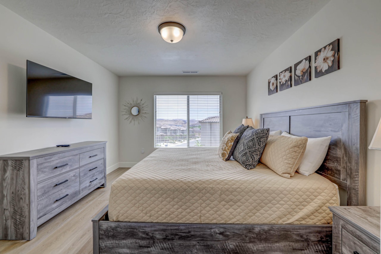 1301 E Vista Roja Place Washington, UT 84780 home for sale, MLS#25-266758 - Erika Rogers Photo 27