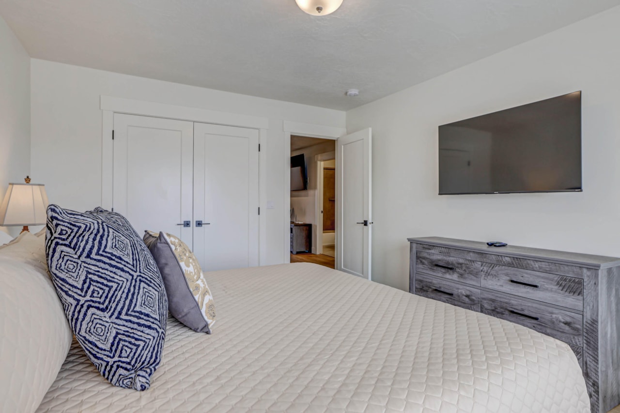 1301 E Vista Roja Place Washington, UT 84780 home for sale, MLS#25-266758 - Erika Rogers Photo 29