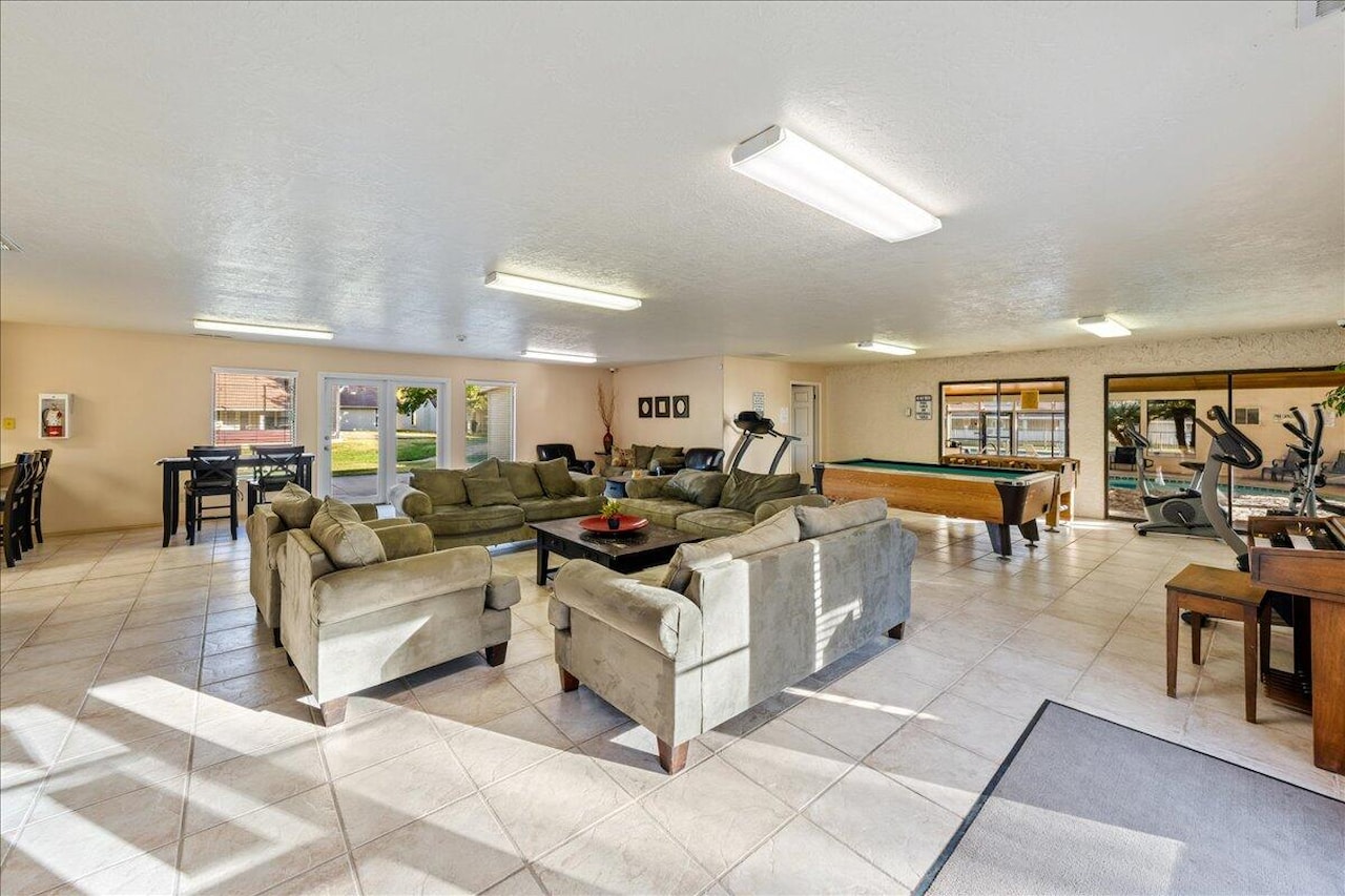 275 S Valley View #J206 St George, UT 84770 condo for sale, MLS#25-266754 - Erika Rogers Photo 37