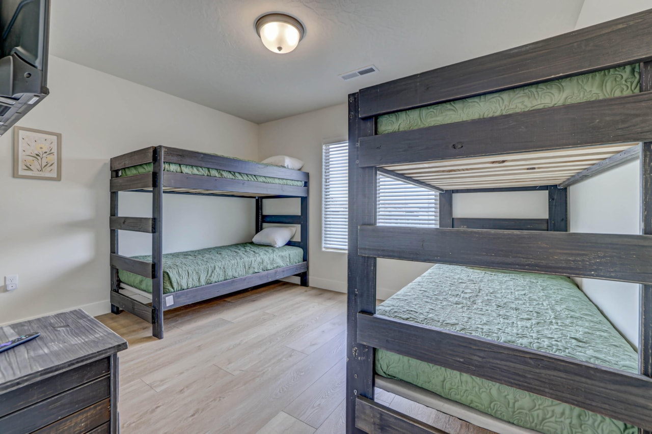 1301 E Vista Roja Place Washington, UT 84780 home for sale, MLS#25-266758 - Erika Rogers Photo 31