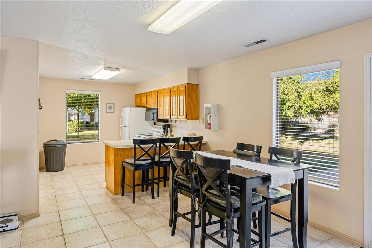 275 S Valley View #J206 St George, UT 84770 condo for sale, MLS#25-266754 - Erika Rogers Photo 40