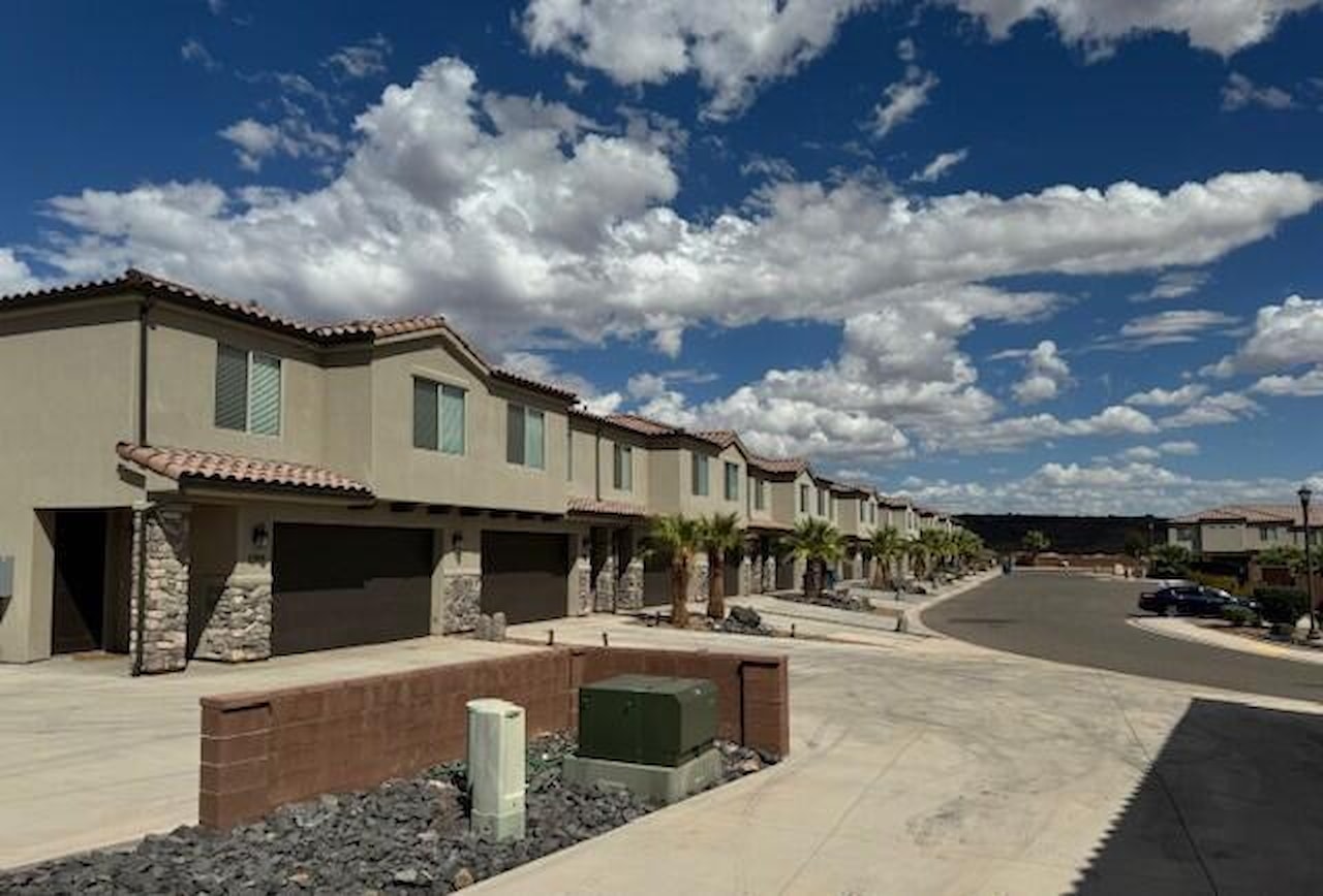 1301 E Vista Roja Place Washington, UT 84780 home for sale, MLS#25-266758 - Erika Rogers Photo 41