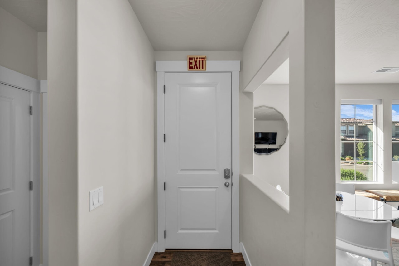 1189 N Bello Alley Washington, UT 84780 home for sale, MLS#25-266761 - Erika Rogers Photo 5