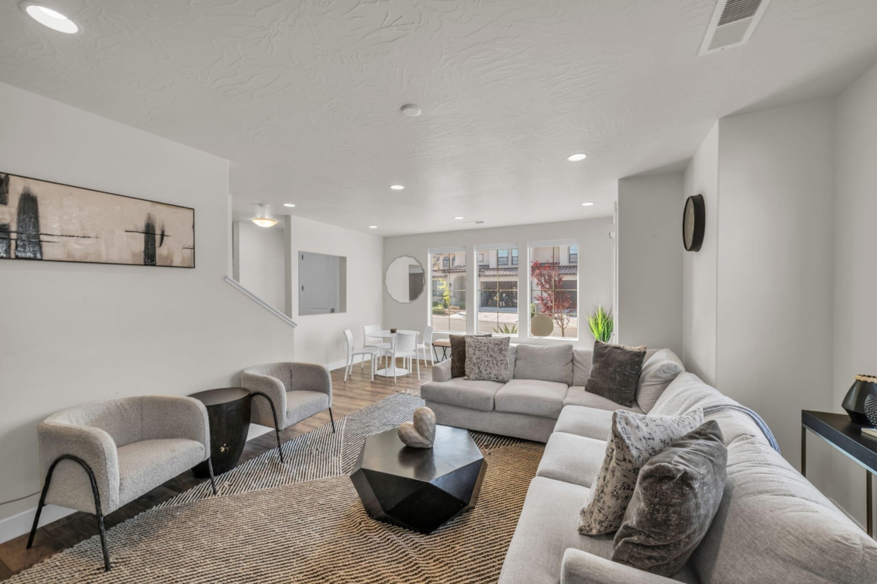 1189 N Bello Alley Washington, UT 84780 home for sale, MLS#25-266761 - Erika Rogers Photo 9