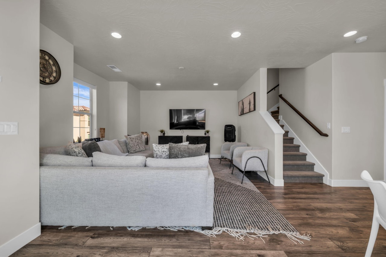 1189 N Bello Alley Washington, UT 84780 home for sale, MLS#25-266761 - Erika Rogers Photo 10