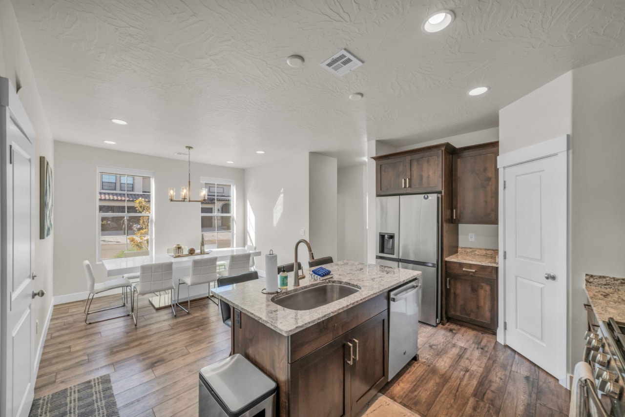 1189 N Bello Alley Washington, UT 84780 home for sale, MLS#25-266761 - Erika Rogers Photo 11