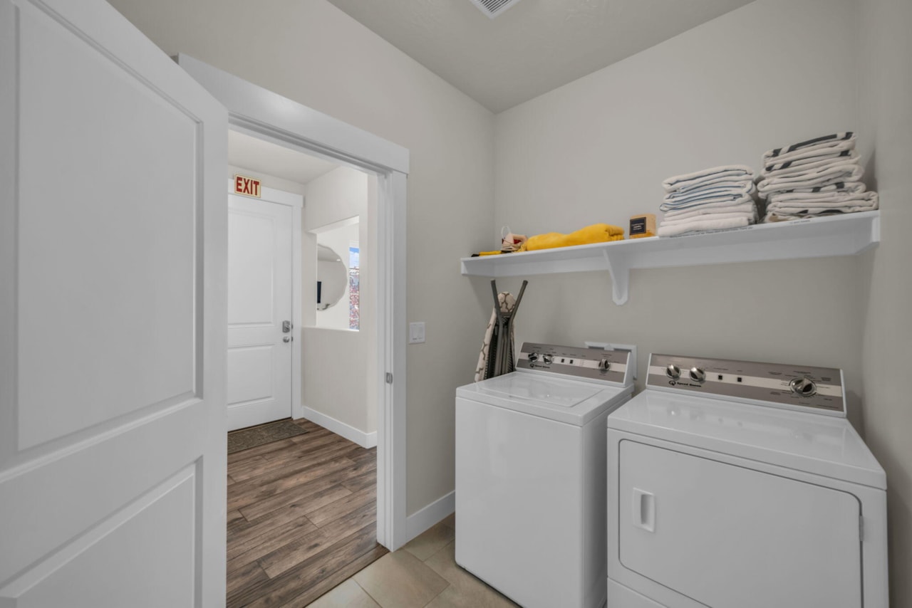 1189 N Bello Alley Washington, UT 84780 home for sale, MLS#25-266761 - Erika Rogers Photo 16