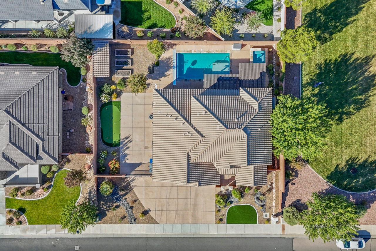 994 S 1740  E St George, UT 84790 home for sale, MLS#25-266765 - Erika Rogers Photo 3