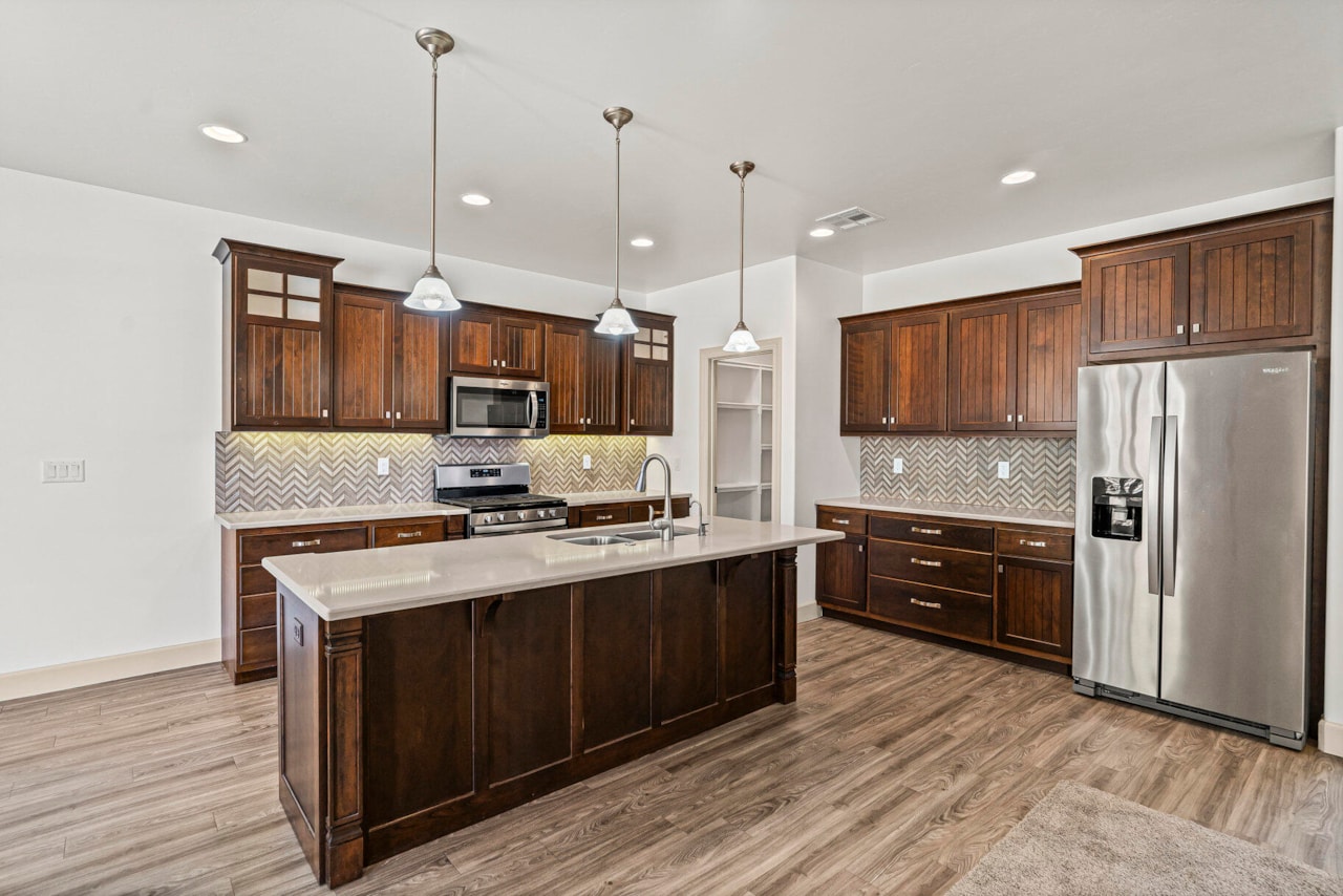 994 S 1740  E St George, UT 84790 home for sale, MLS#25-266765 - Erika Rogers Photo 5