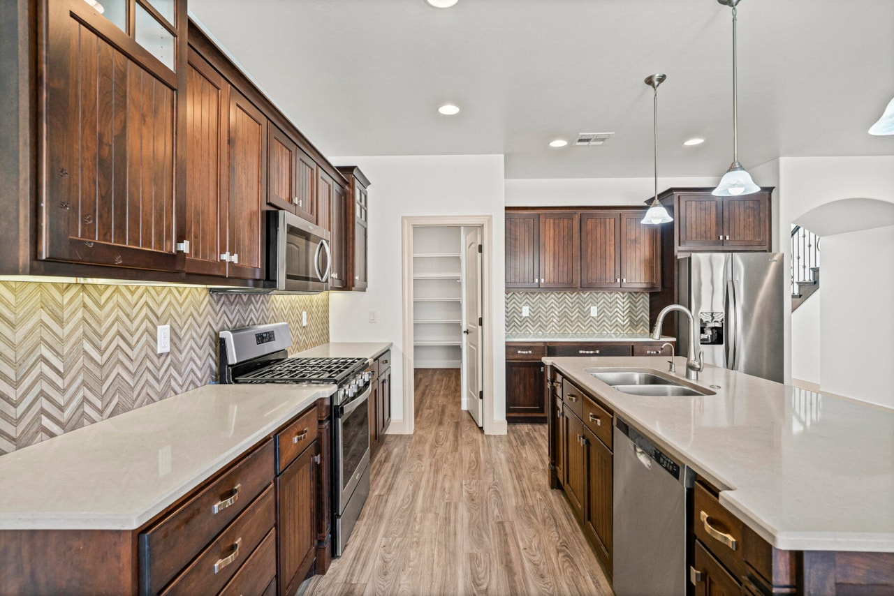 994 S 1740  E St George, UT 84790 home for sale, MLS#25-266765 - Erika Rogers Photo 6