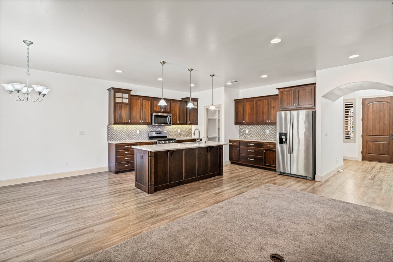 994 S 1740  E St George, UT 84790 home for sale, MLS#25-266765 - Erika Rogers Photo 7