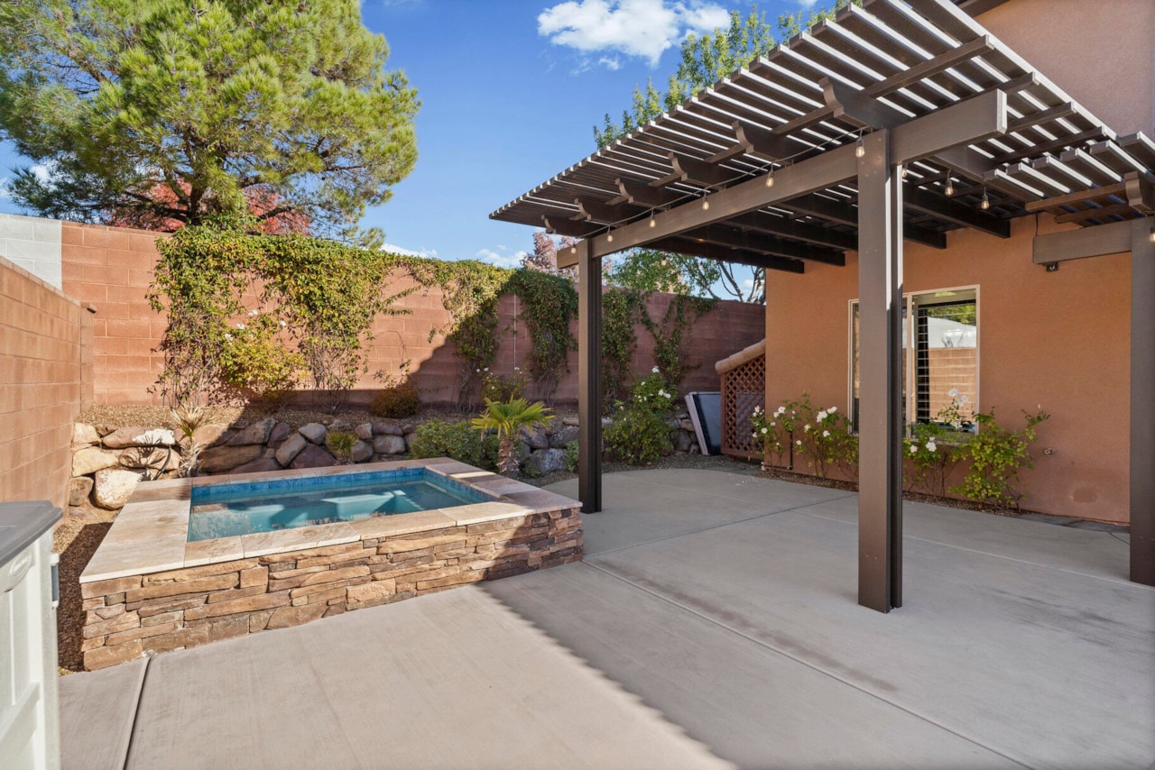 994 S 1740  E St George, UT 84790 home for sale, MLS#25-266765 - Erika Rogers Photo 28