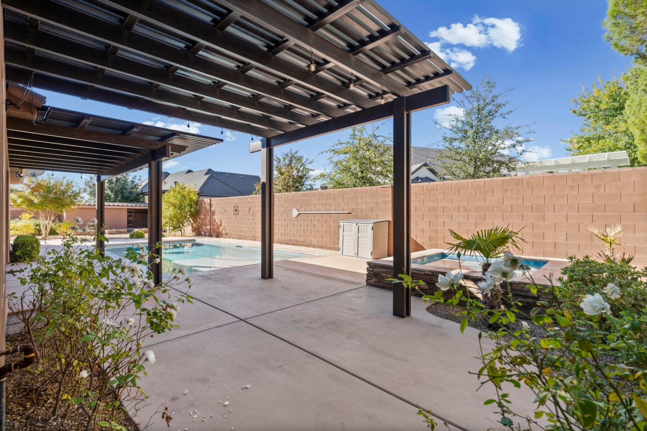 994 S 1740  E St George, UT 84790 home for sale, MLS#25-266765 - Erika Rogers Photo 29