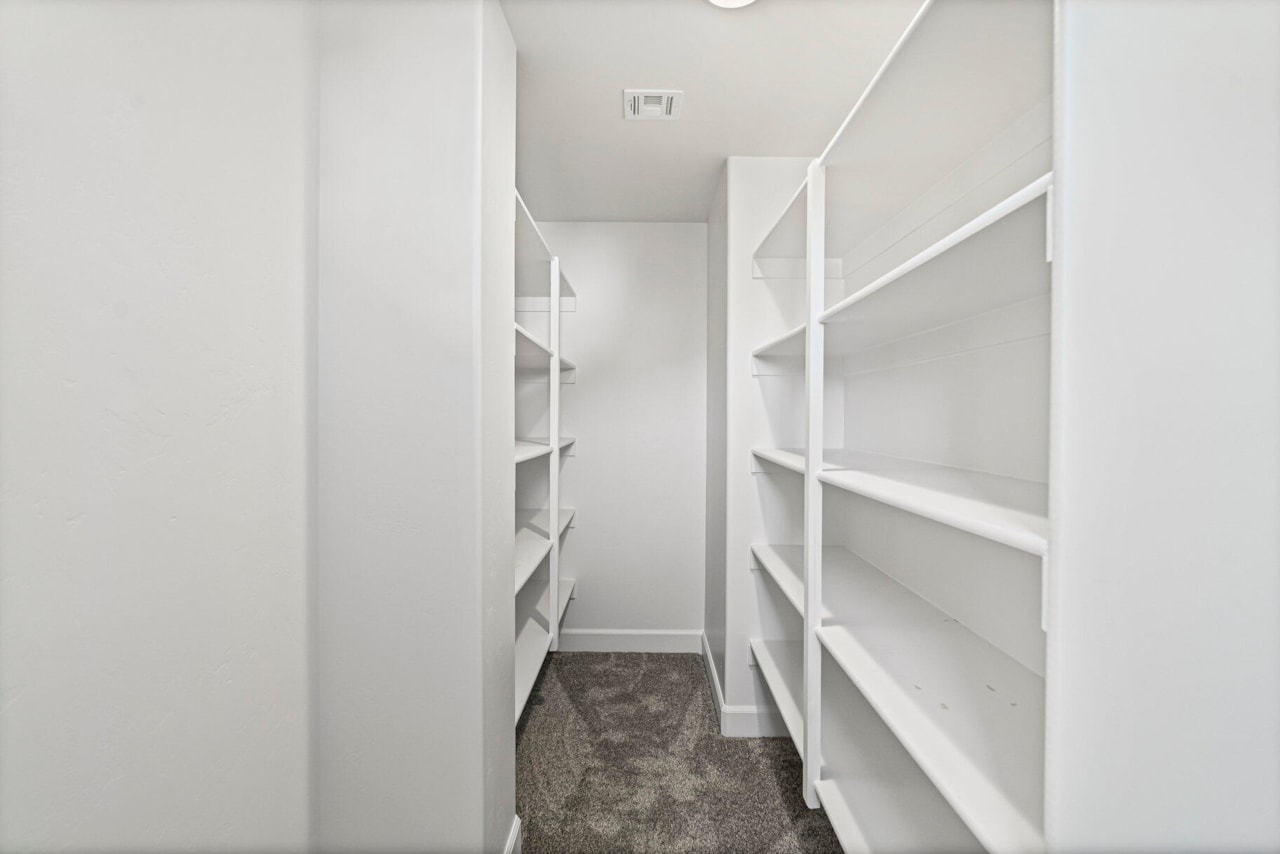 994 S 1740  E St George, UT 84790 home for sale, MLS#25-266765 - Erika Rogers Photo 38