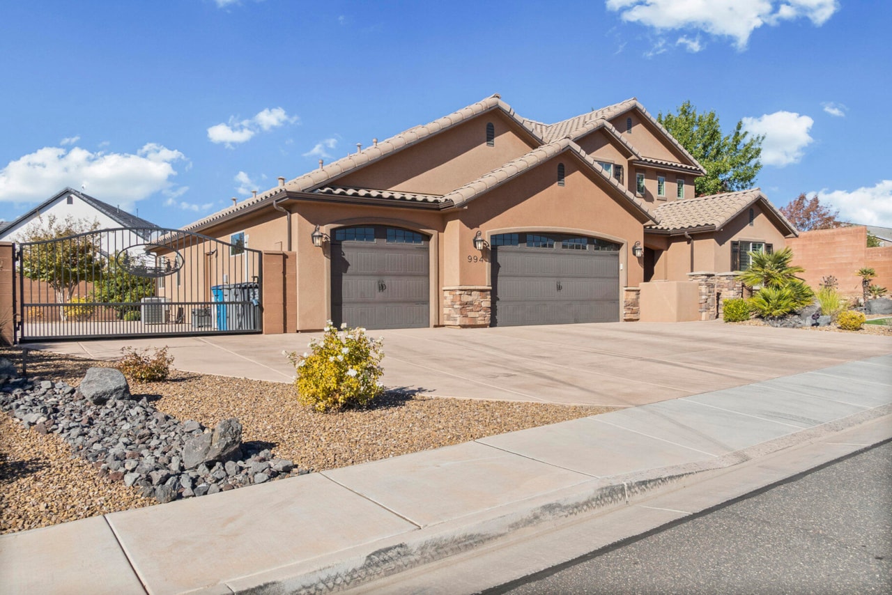 994 S 1740  E St George, UT 84790 home for sale, MLS#25-266765 - Erika Rogers Photo 39