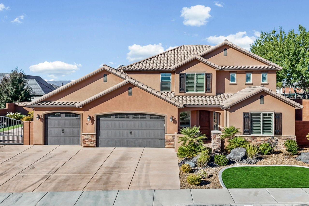 994 S 1740  E St George, UT 84790 home for sale, MLS#25-266765 - Erika Rogers Photo 41