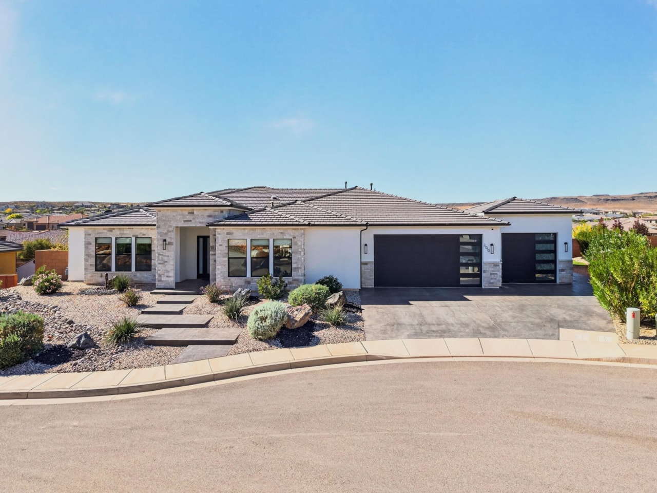 2013 N Somerset CIR Washington, UT 84780 home for sale, MLS#25-266668 - Erika Rogers